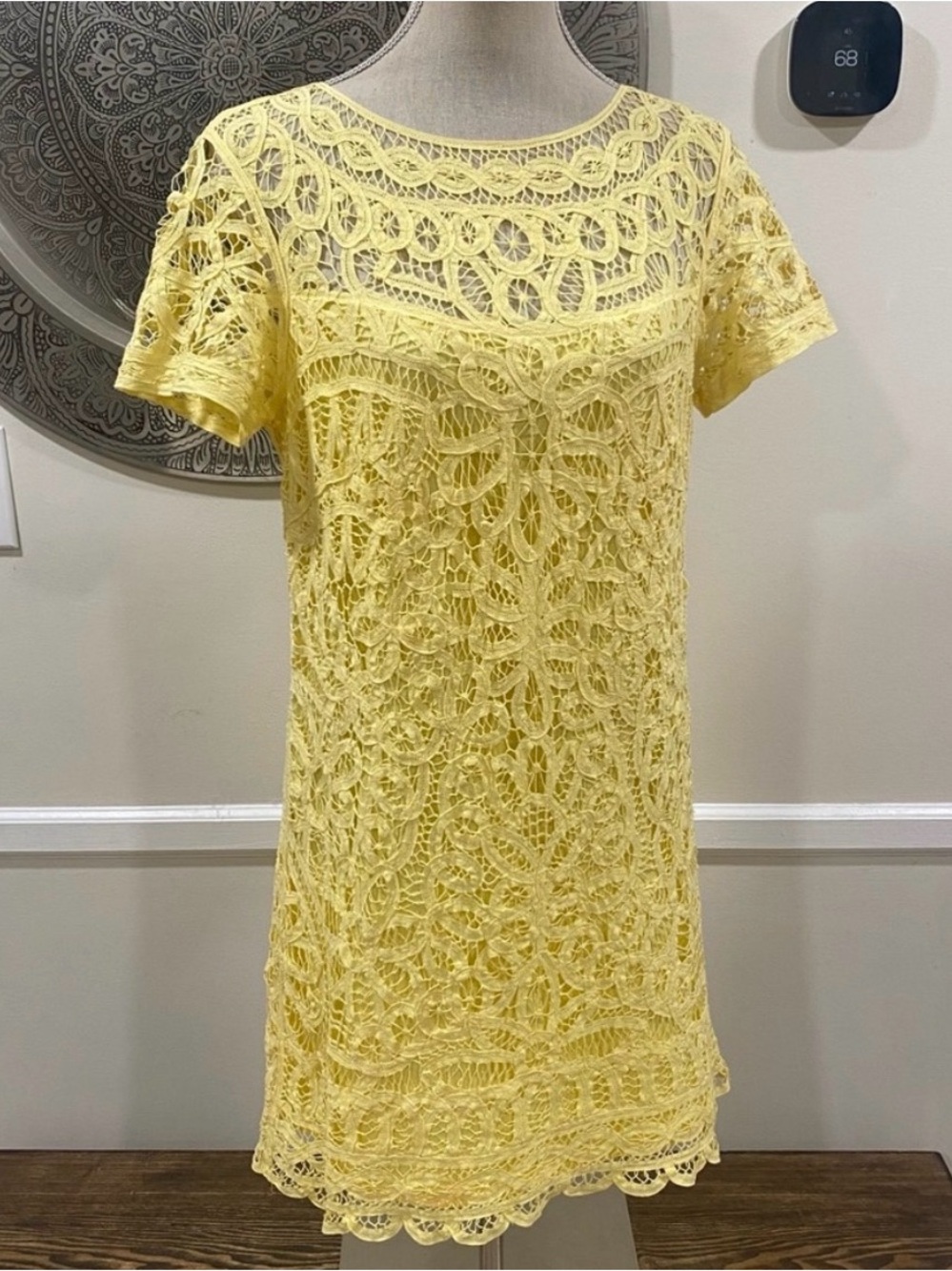 Summer Ready - Lilly Pulitzer yellow lace short sleeve dress - Size 8